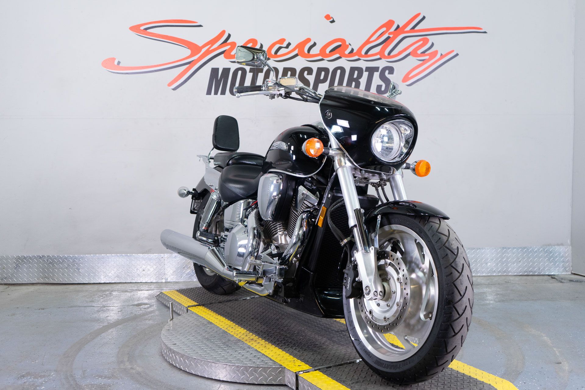 2002 Honda VTX1800 in Sacramento, California - Photo 2