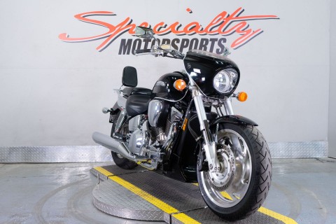 2002 Honda VTX1800 in Sacramento, California - Photo 2