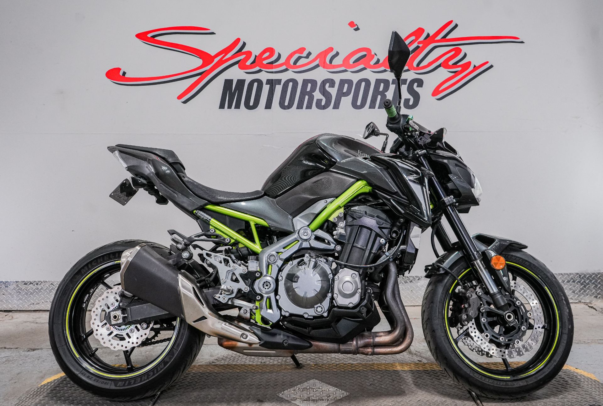 Kawasaki Z900 Image