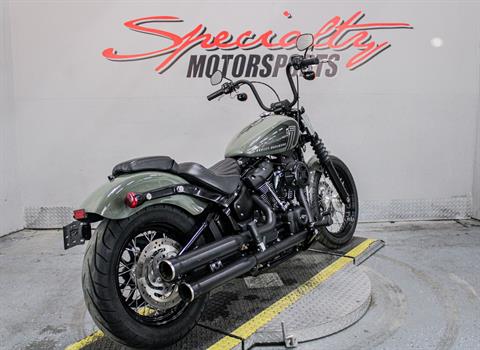 HAR011157 - 2021 - Harley-Davidson - Street Bob® 114 Rear Right Side Angle - Photo 5