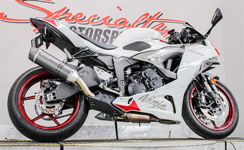 WITH A WHITE，6号，ボレロ 2021 Kawasaki Ninja ZX-6R in Pearl Crystal White & Storm