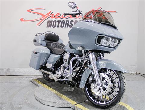 2015 Harley-Davidson Road Glide® Special in Sacramento, California - Photo 13