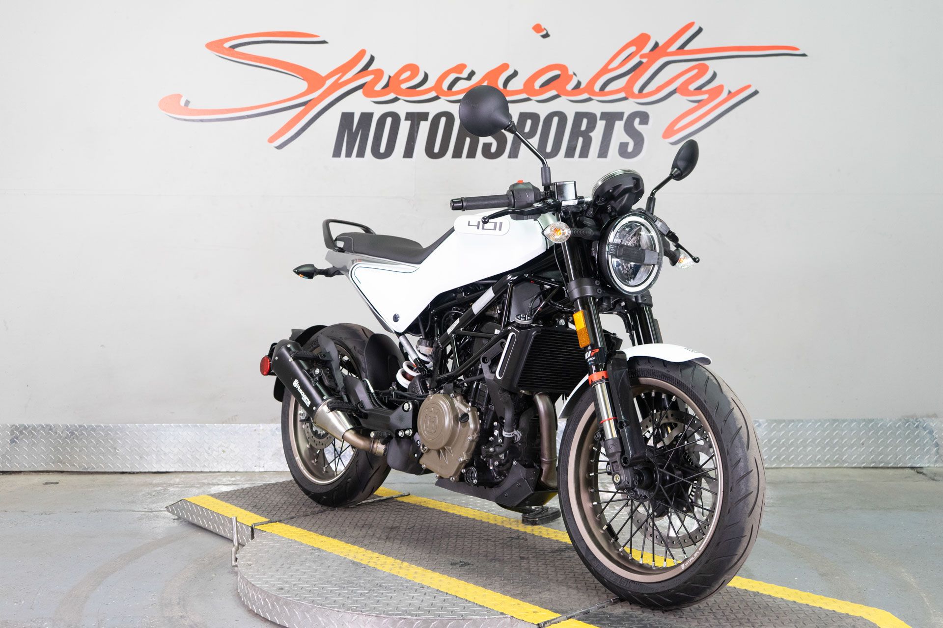 2023 Husqvarna Vitpilen 401 in Sacramento, California - Photo 3