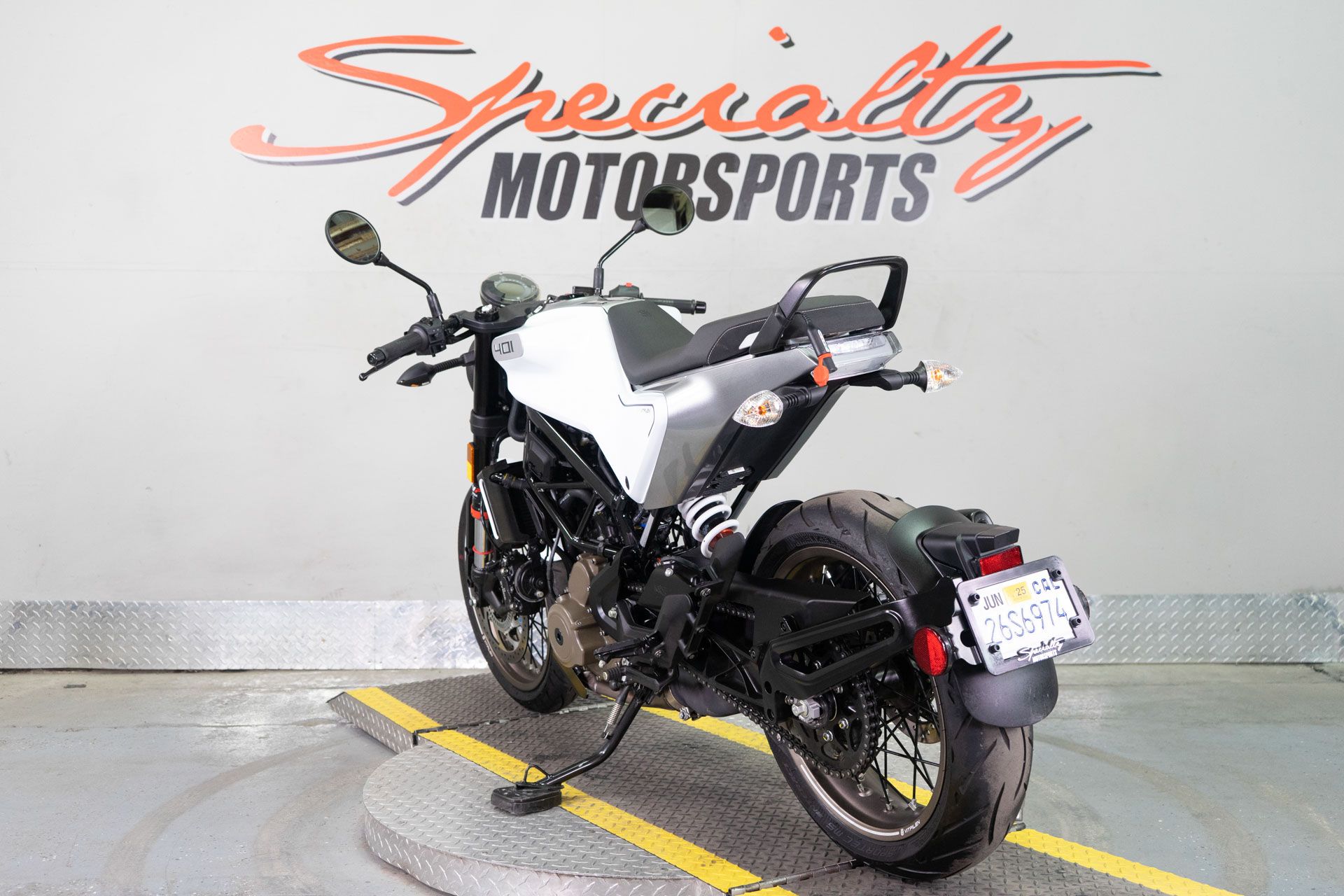 2023 Husqvarna Vitpilen 401 in Sacramento, California - Photo 6