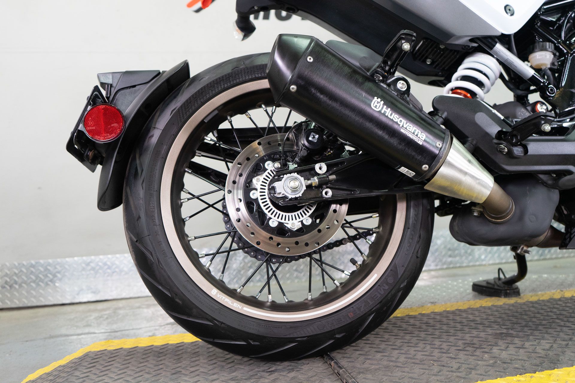 2023 Husqvarna Vitpilen 401 in Sacramento, California - Photo 9