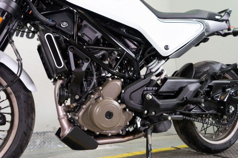 2023 Husqvarna Vitpilen 401 in Sacramento, California - Photo 13