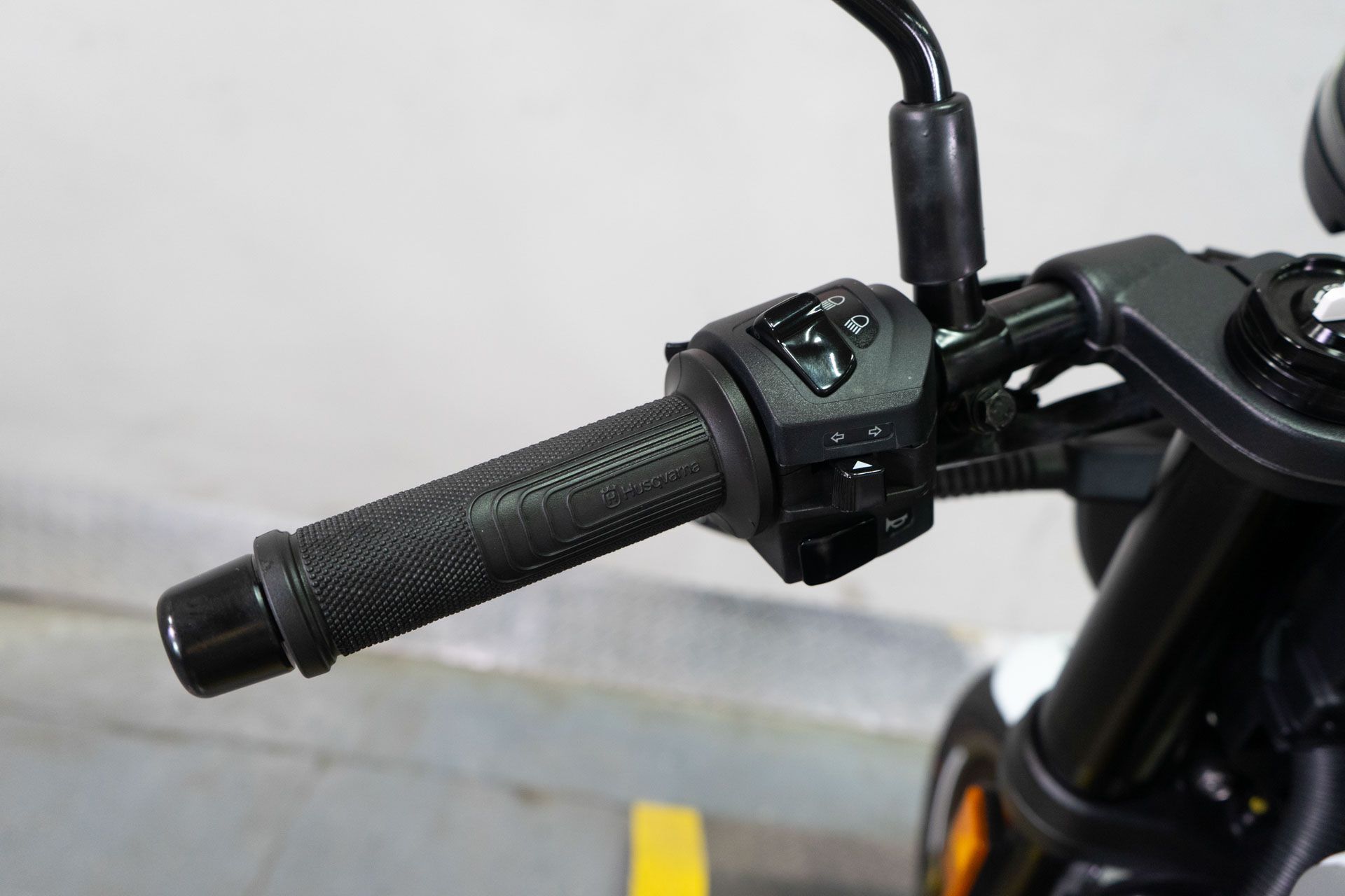 2023 Husqvarna Vitpilen 401 in Sacramento, California - Photo 14