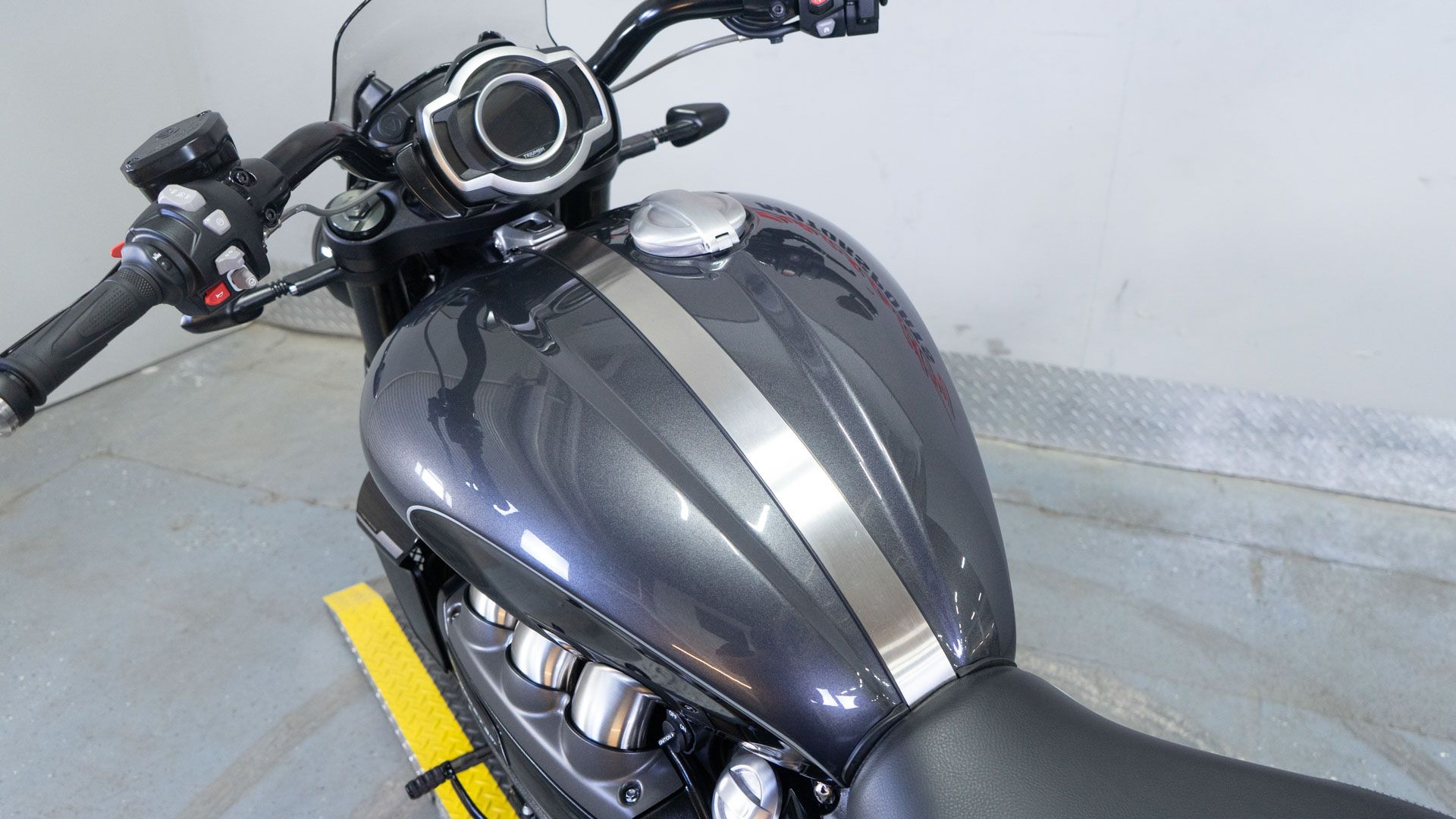 2025 Triumph Rocket 3 Storm GT in Sacramento, California - Photo 19