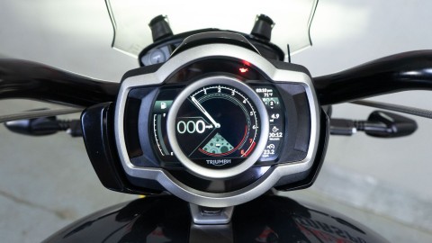 2025 Triumph Rocket 3 Storm GT in Sacramento, California - Photo 20