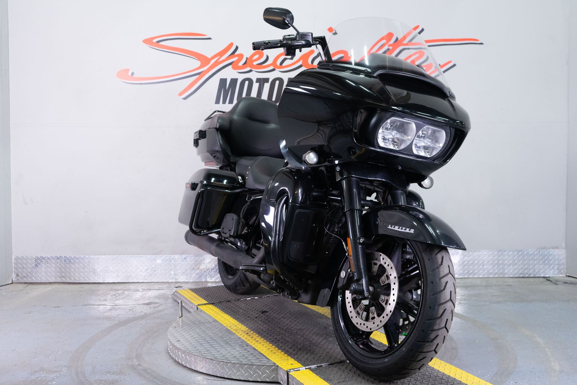 2021 Harley-Davidson Road Glide® Limited in Sacramento, California - Photo 2