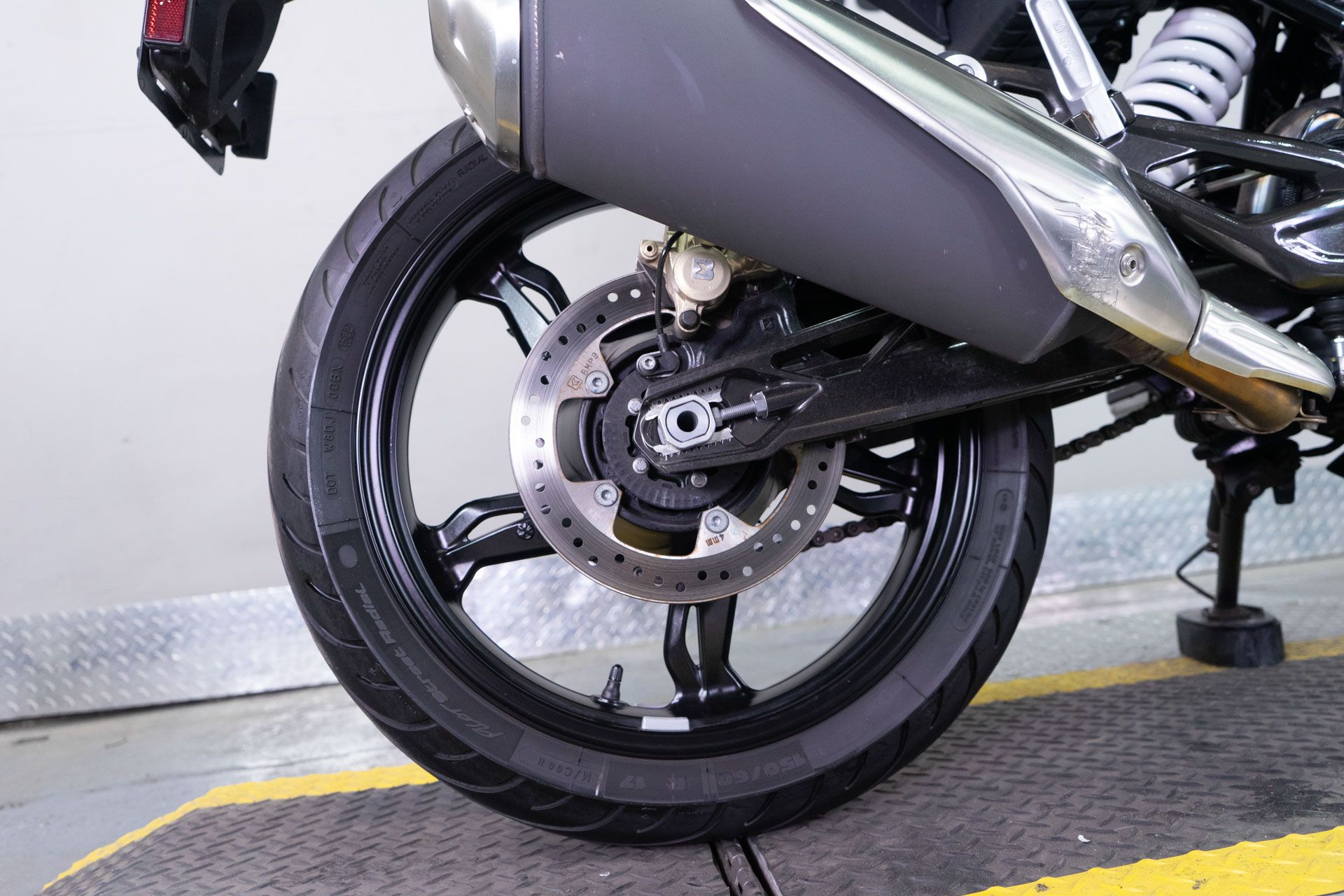 2023 BMW G 310 R in Sacramento, California - Photo 8