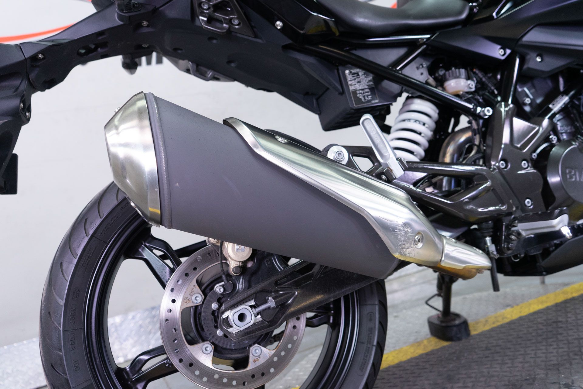 2023 BMW G 310 R in Sacramento, California - Photo 9