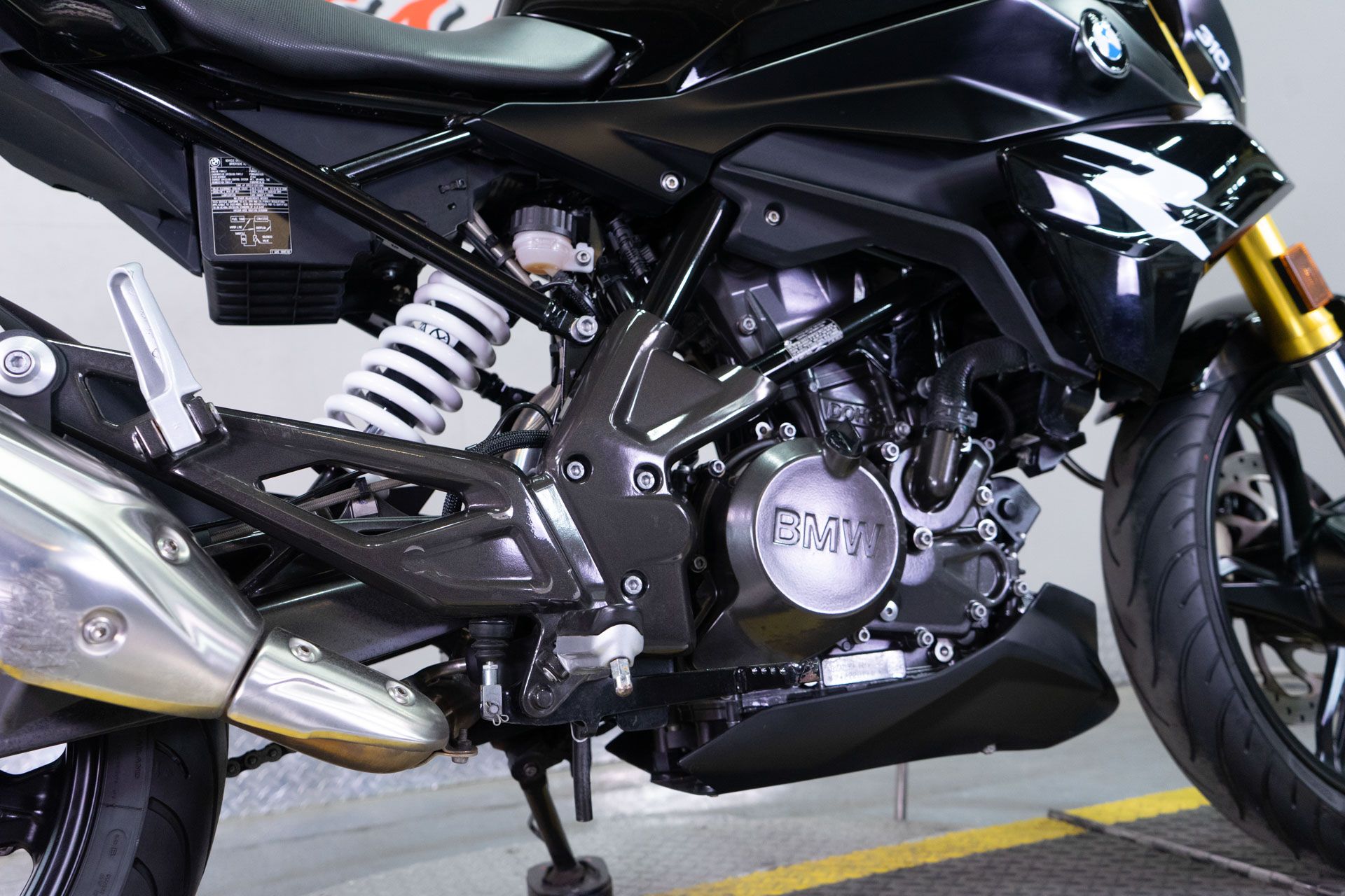 2023 BMW G 310 R in Sacramento, California - Photo 10