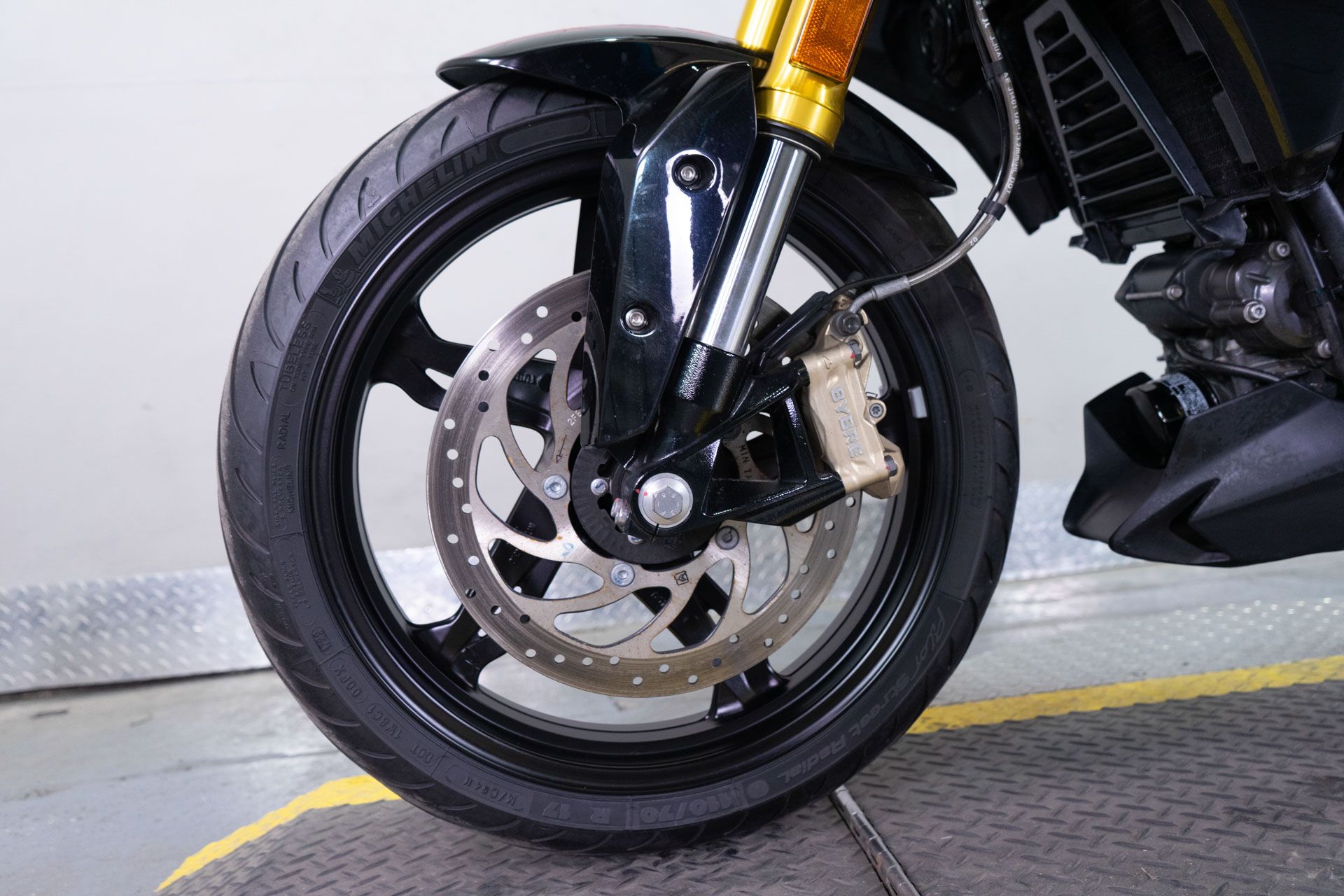 2023 BMW G 310 R in Sacramento, California - Photo 12