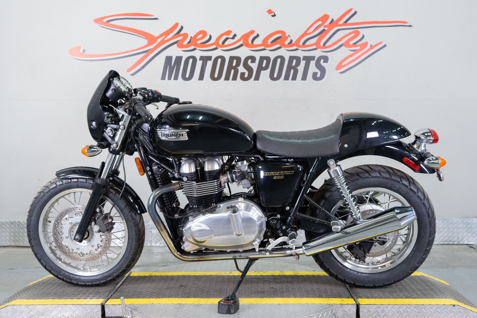 2015 Triumph Thruxton in Sacramento, California - Photo 5