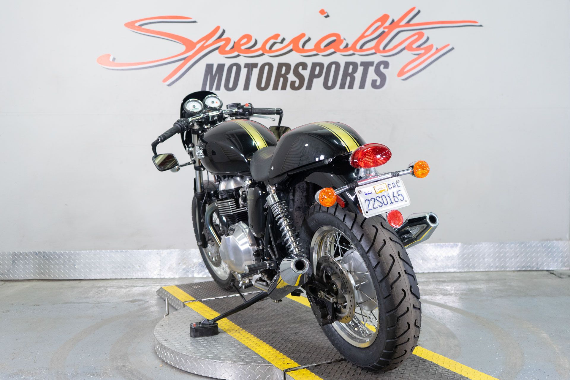 2015 Triumph Thruxton in Sacramento, California - Photo 6