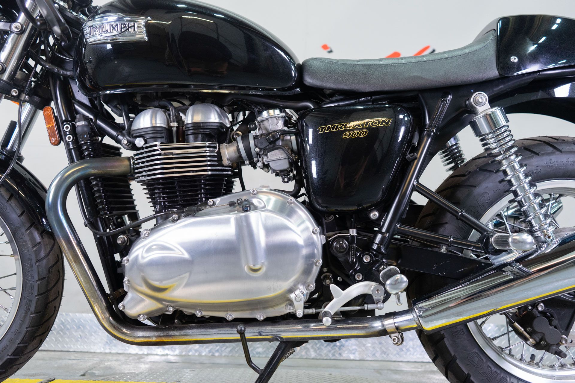 2015 Triumph Thruxton in Sacramento, California - Photo 15