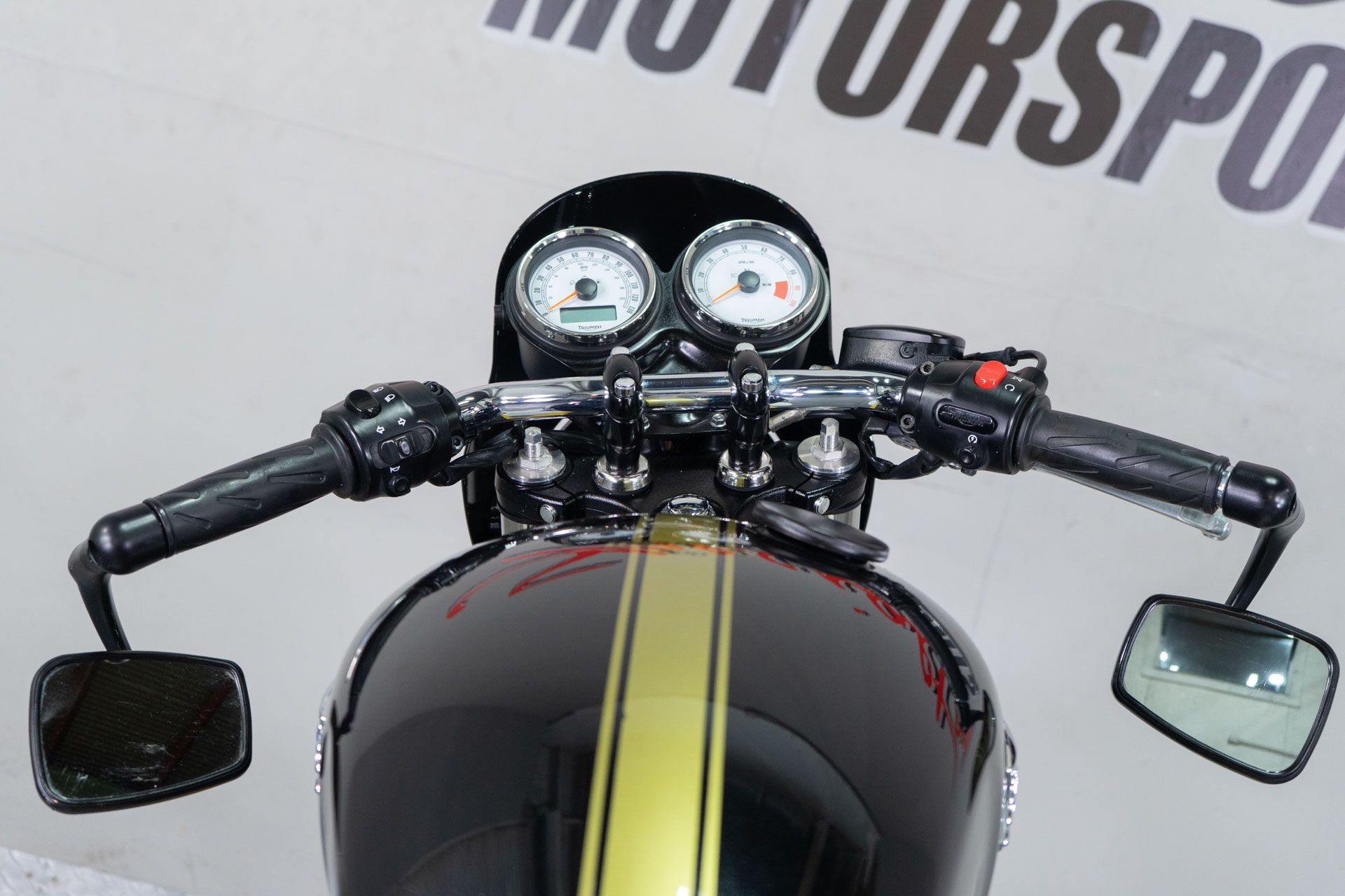 2015 Triumph Thruxton in Sacramento, California - Photo 19