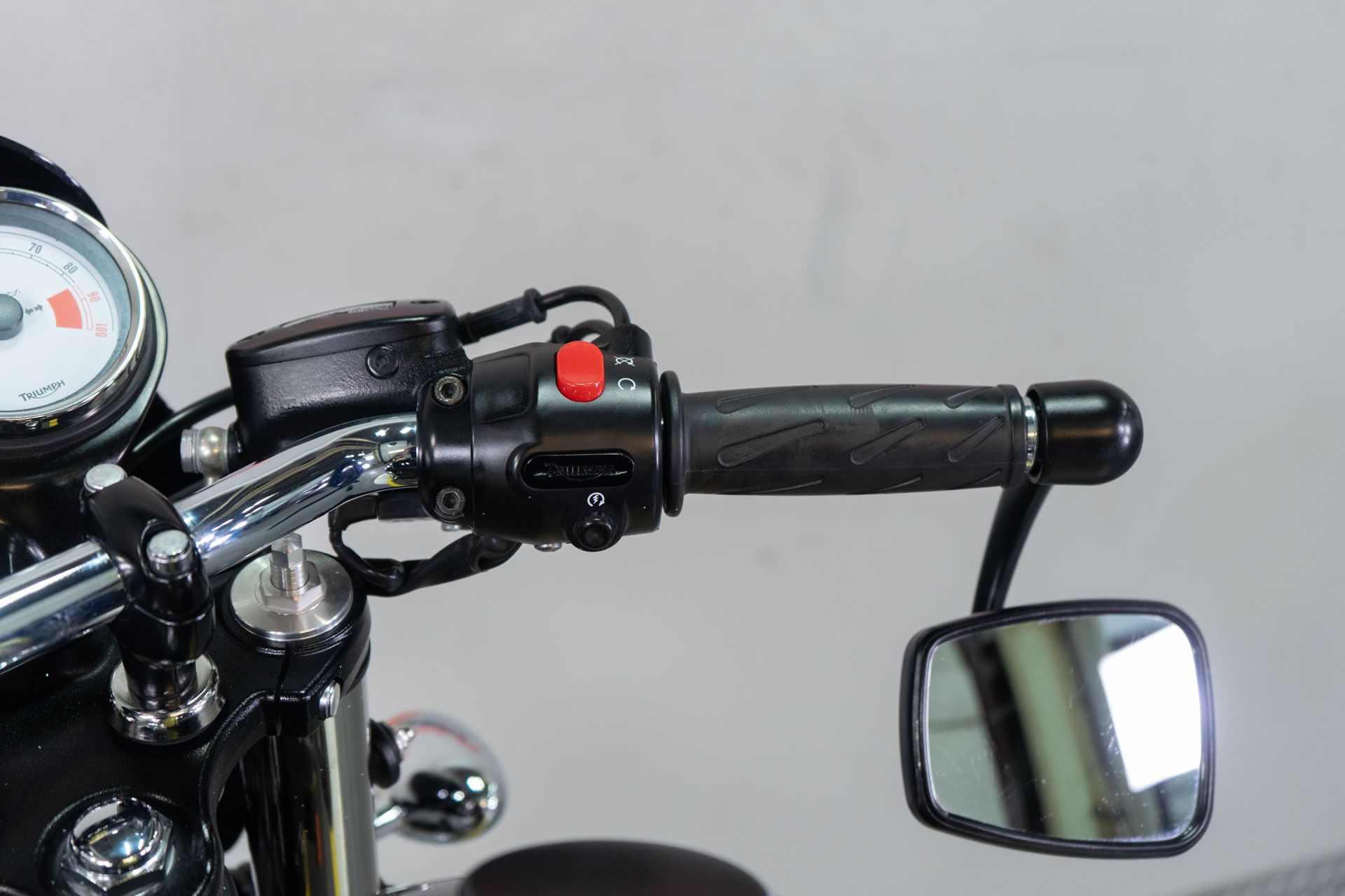 2015 Triumph Thruxton in Sacramento, California - Photo 20