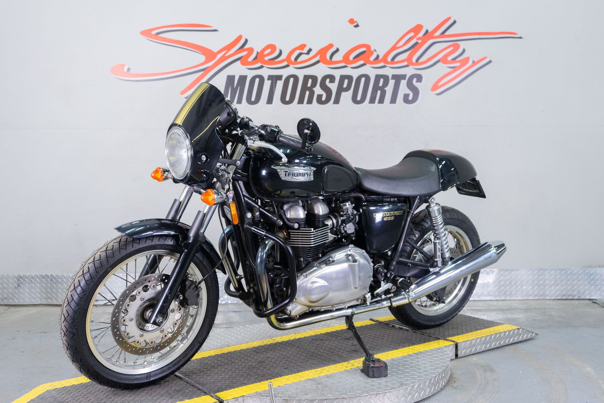 2015 Triumph Thruxton in Sacramento, California - Photo 3