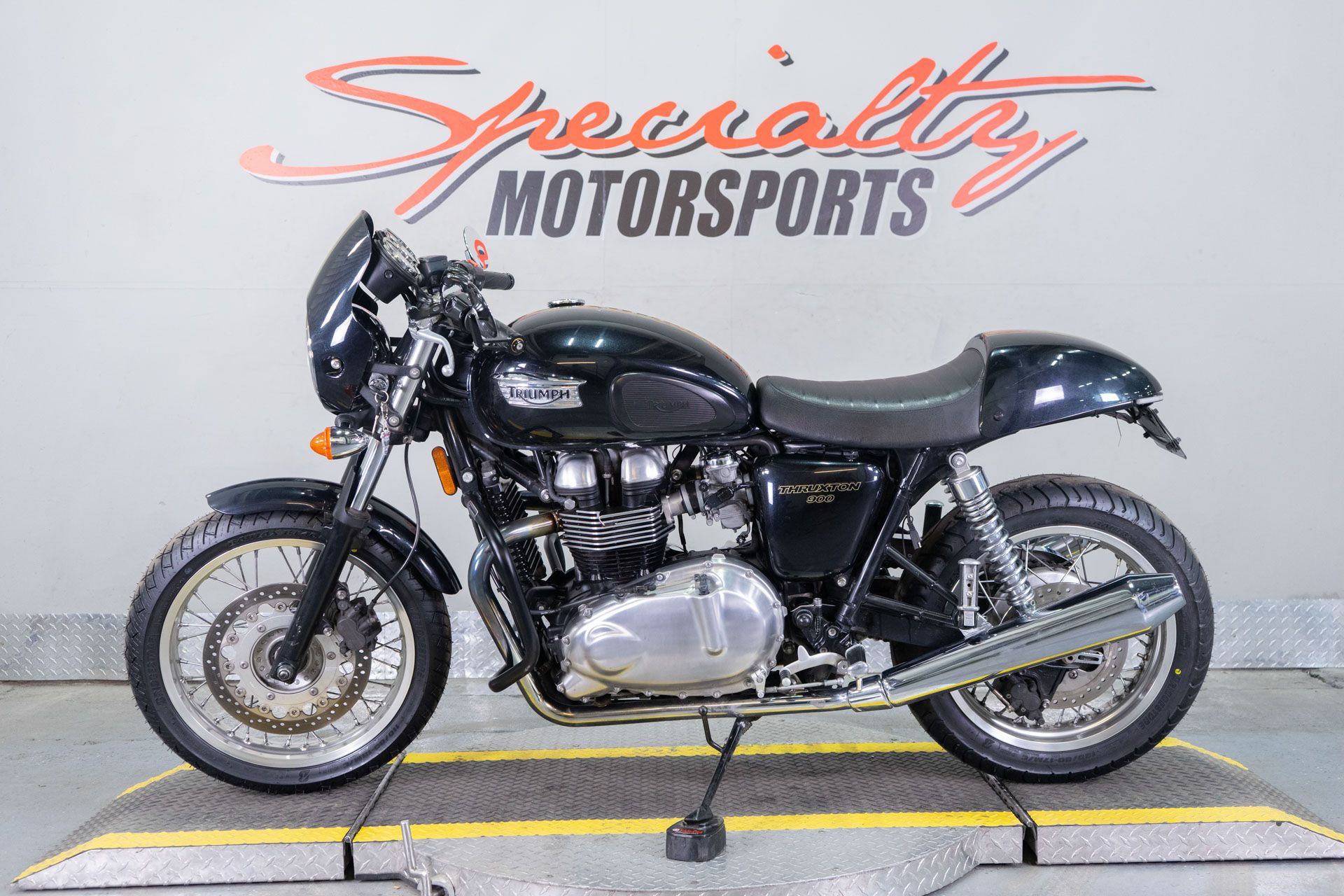 2015 Triumph Thruxton in Sacramento, California - Photo 4