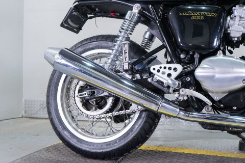 2015 Triumph Thruxton in Sacramento, California - Photo 9