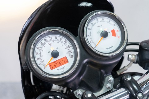 2015 Triumph Thruxton in Sacramento, California - Photo 19