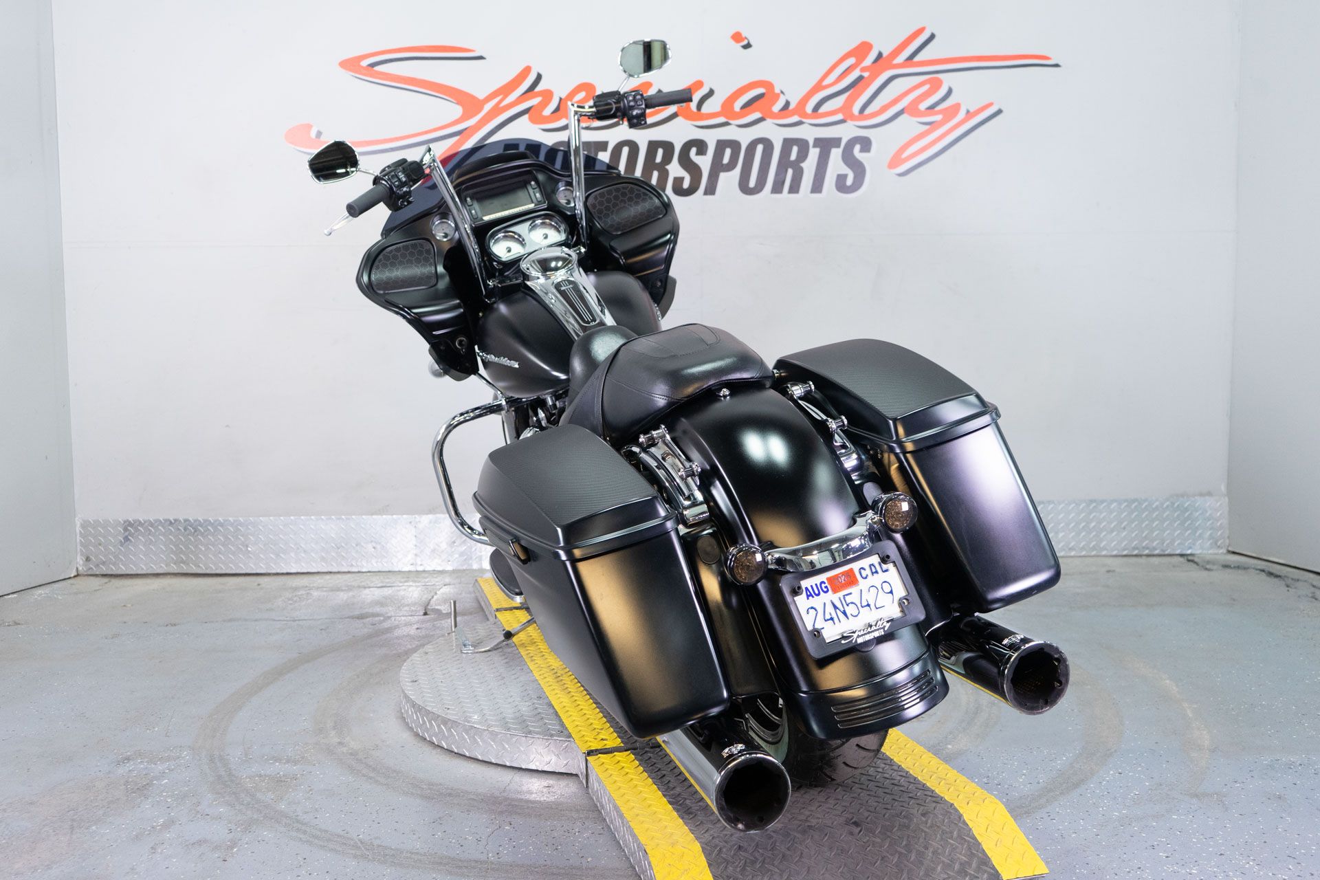 2017 Harley-Davidson Road Glide® Special in Sacramento, California - Photo 5