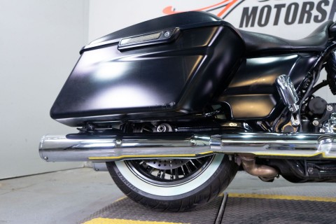 2017 Harley-Davidson Road Glide® Special in Sacramento, California - Photo 8