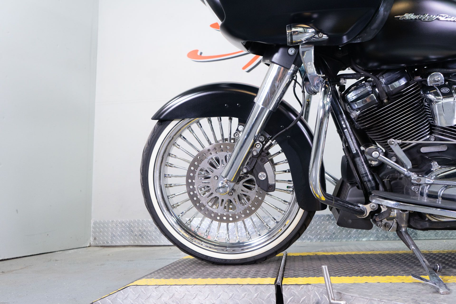 2017 Harley-Davidson Road Glide® Special in Sacramento, California - Photo 11