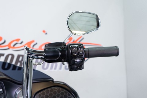 2017 Harley-Davidson Road Glide® Special in Sacramento, California - Photo 16