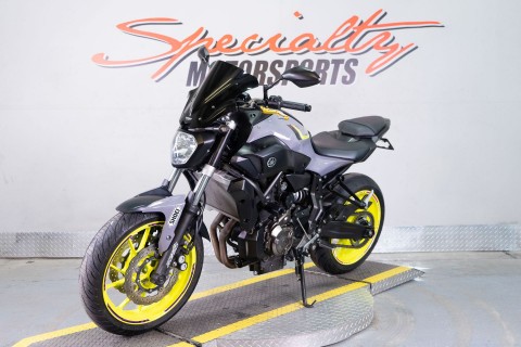 2016 Yamaha FZ-07 in Sacramento, California - Photo 3