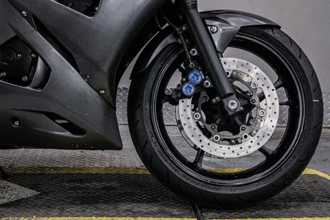 YAM001234 - 2003 - Yamaha Motor Corp., USA - YZF-R6 Front Tire - Photo 3