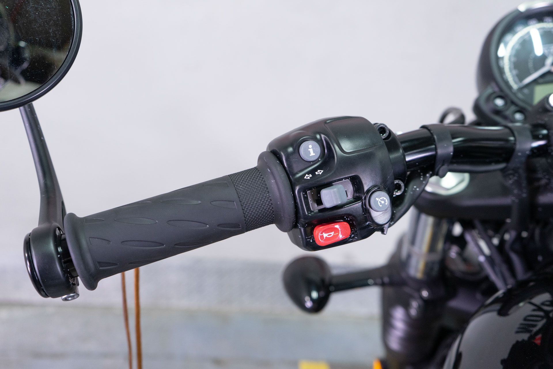 2024 Triumph Bonneville Bobber in Sacramento, California - Photo 13