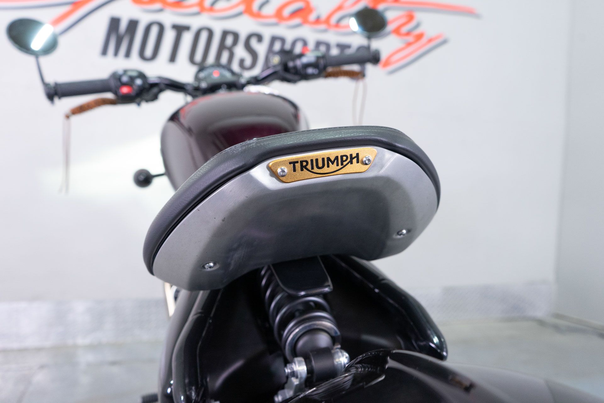 2024 Triumph Bonneville Bobber in Sacramento, California - Photo 18