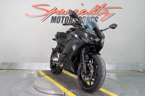 2025 Kawasaki Ninja® 650 in Sacramento, California - Photo 2