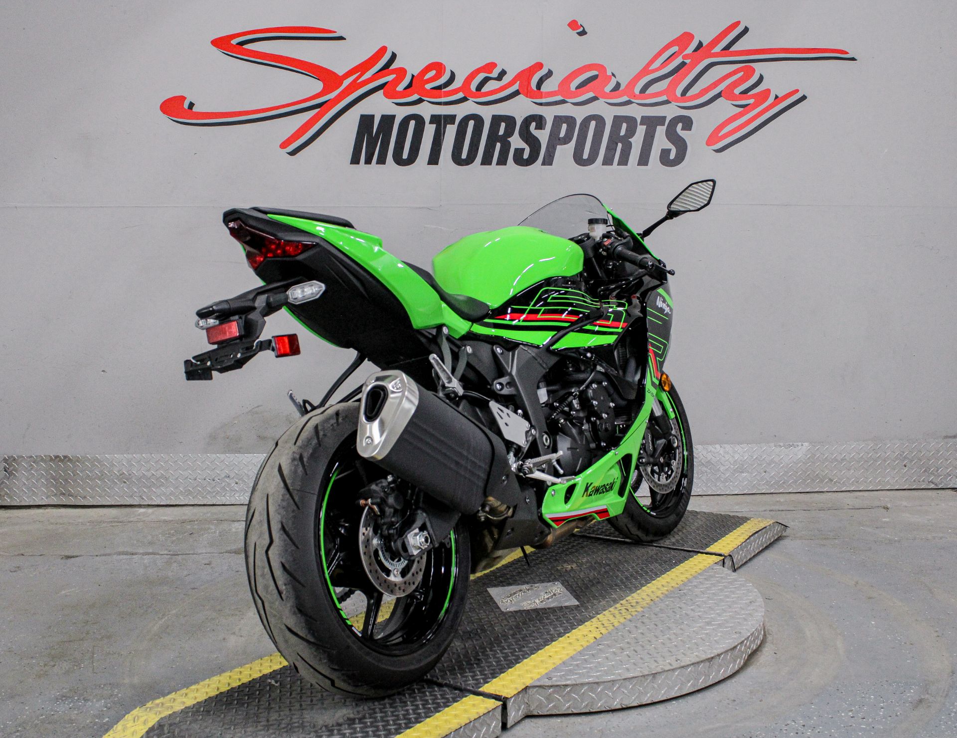 高速 割引 2025 西日本 Used 2024 Kawasaki Ninja ZX-6R KRT Edition | Motorcycles in iPad本体