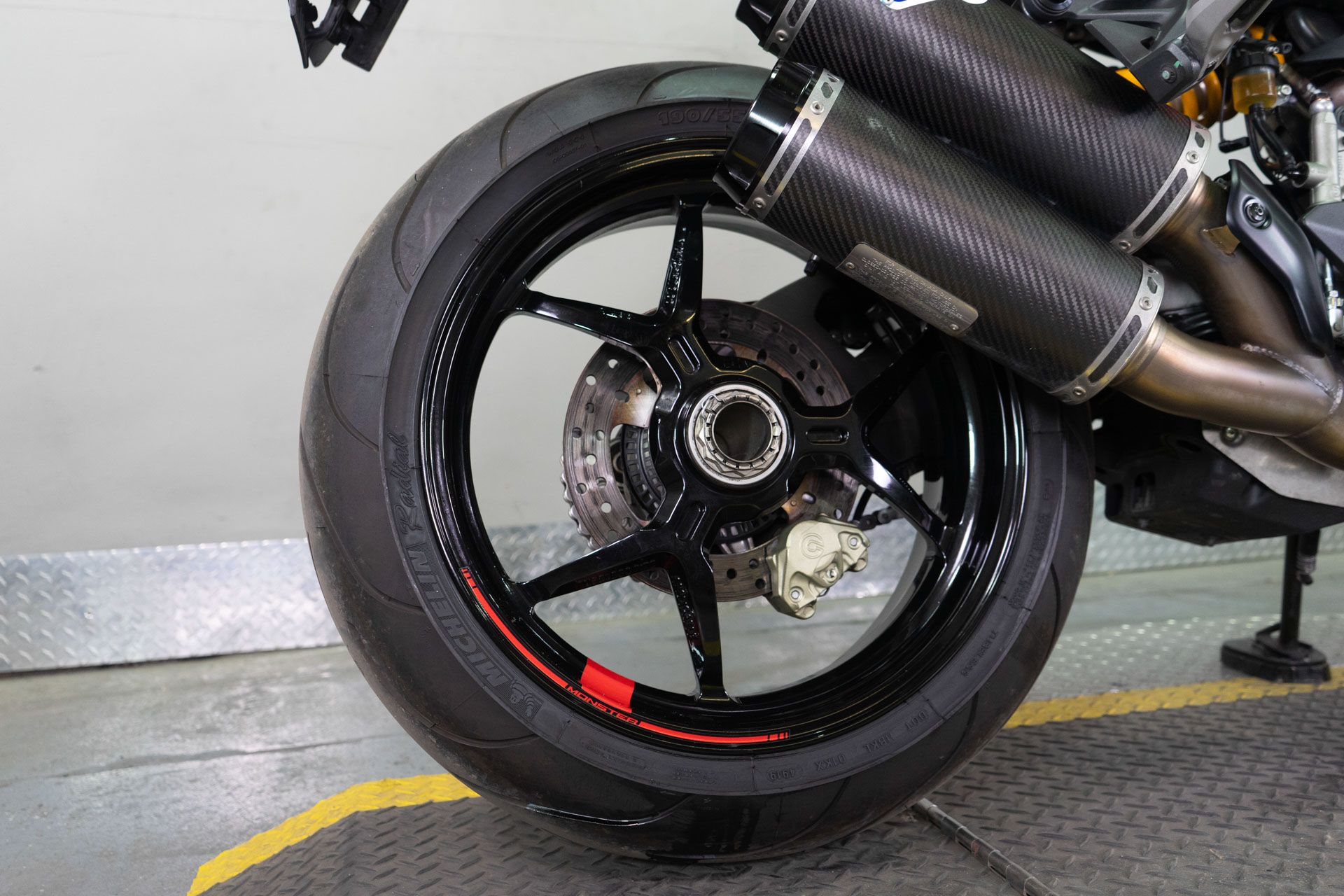 2018 Ducati Monster 1200 S in Sacramento, California - Photo 8