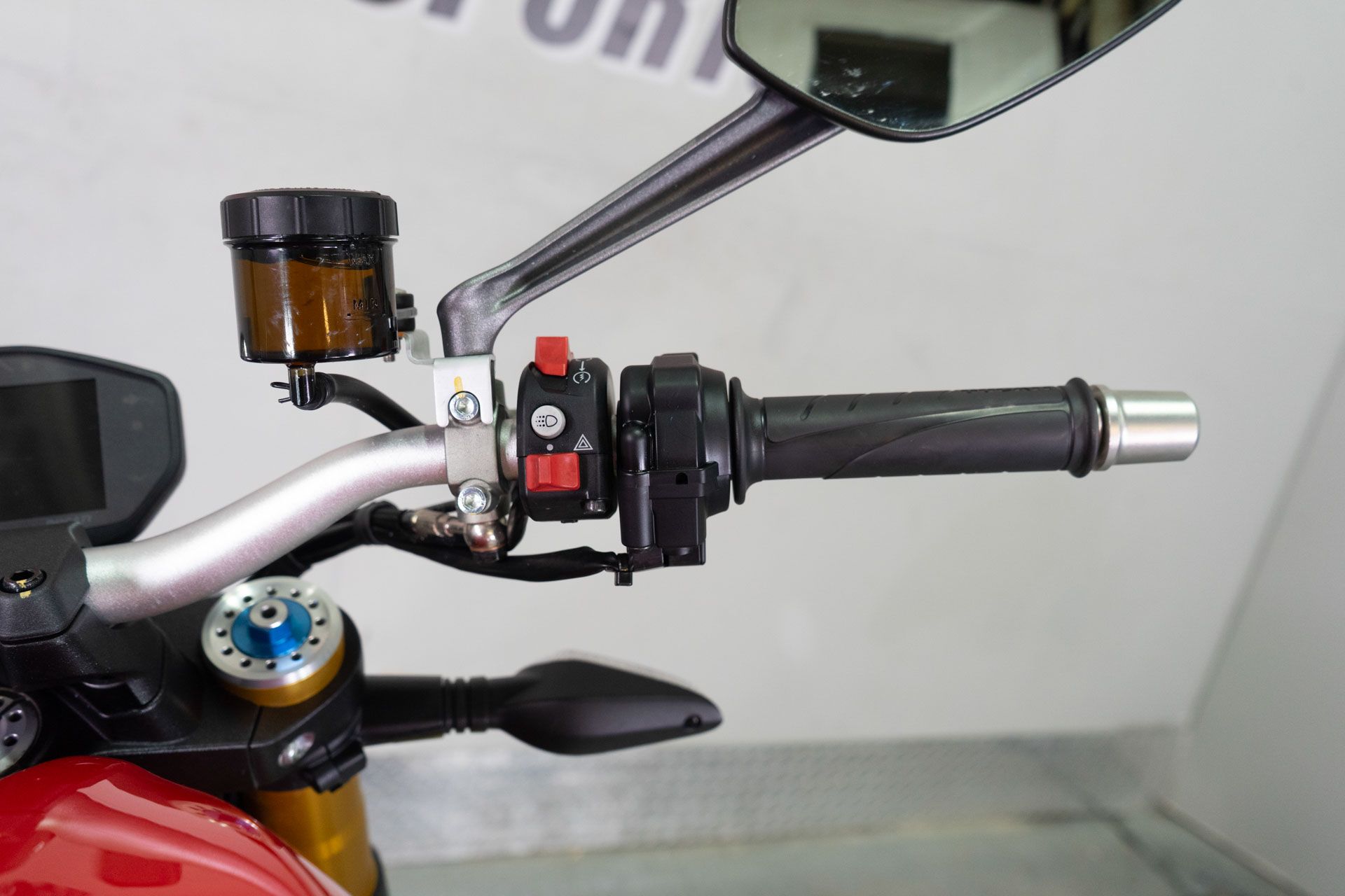 2018 Ducati Monster 1200 S in Sacramento, California - Photo 16