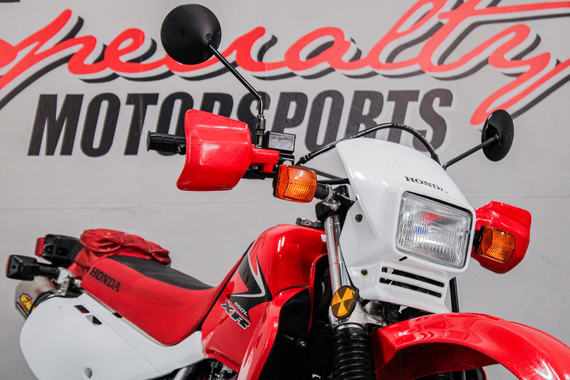 HON600272 - 2008 - Honda - XR™650L Front Right Zoomed In - Photo 14