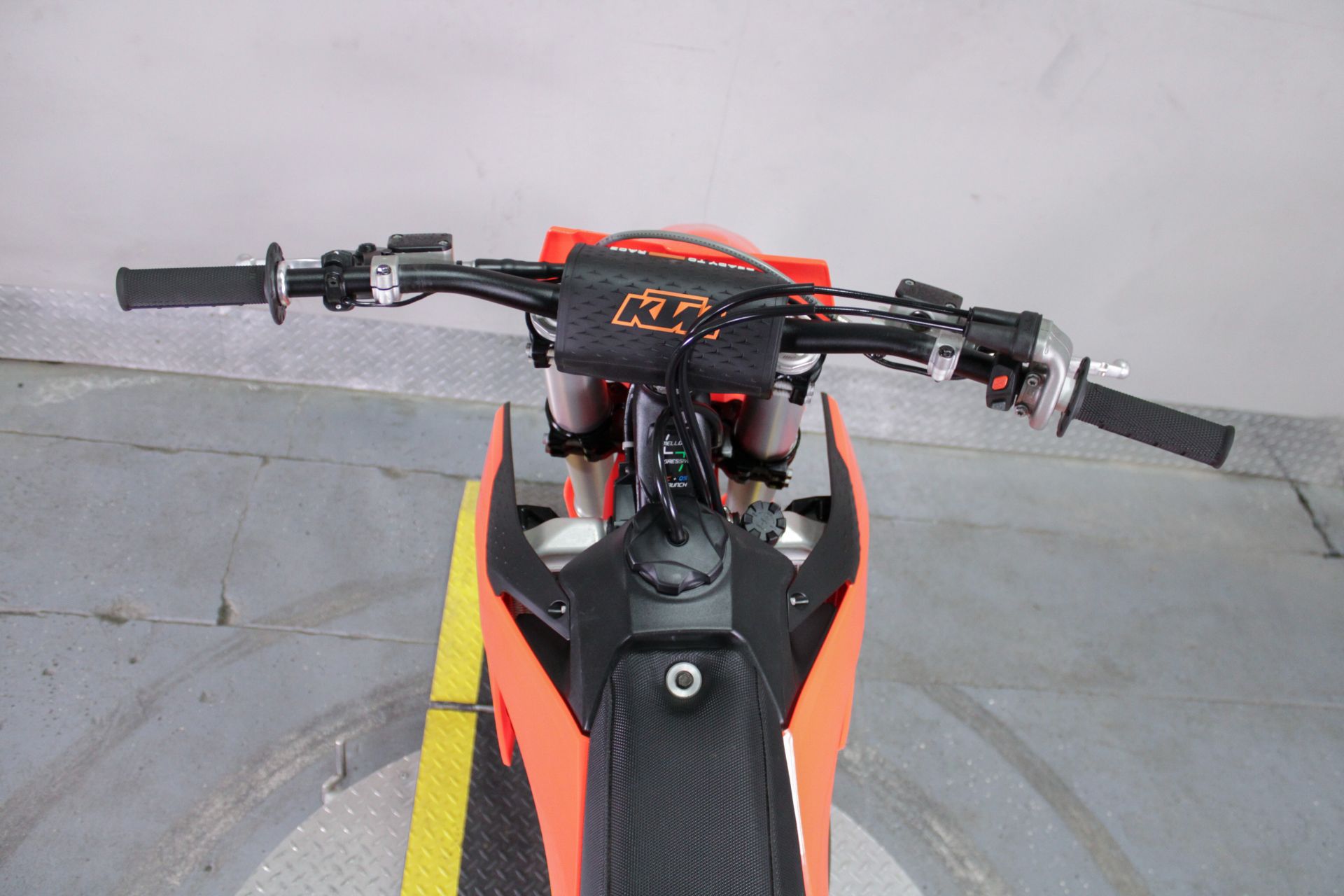 2024 KTM 250 SX-F in Sacramento, California - Photo 16