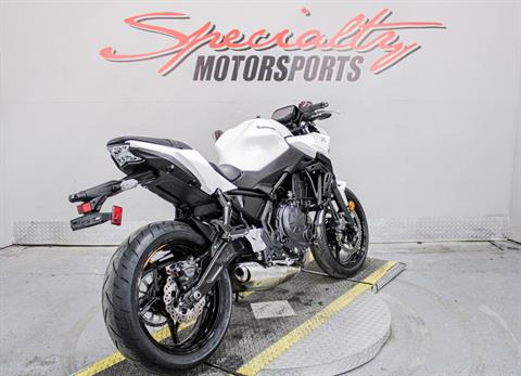 KAWAC0124 - 2024 - Kawasaki - Z650 Rear Right Side Angle - Photo 5