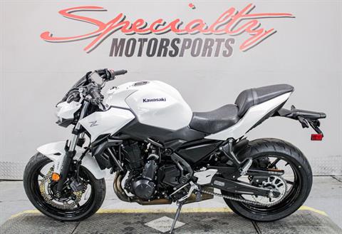 KAWAC0124 - 2024 - Kawasaki - Z650 Left Side - Photo 8