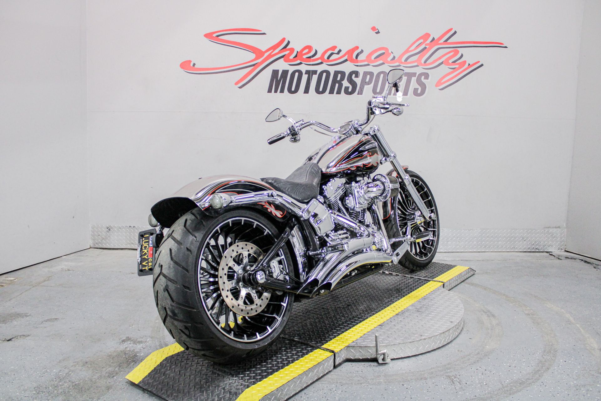 Rear Right Side Angle - Photo 5