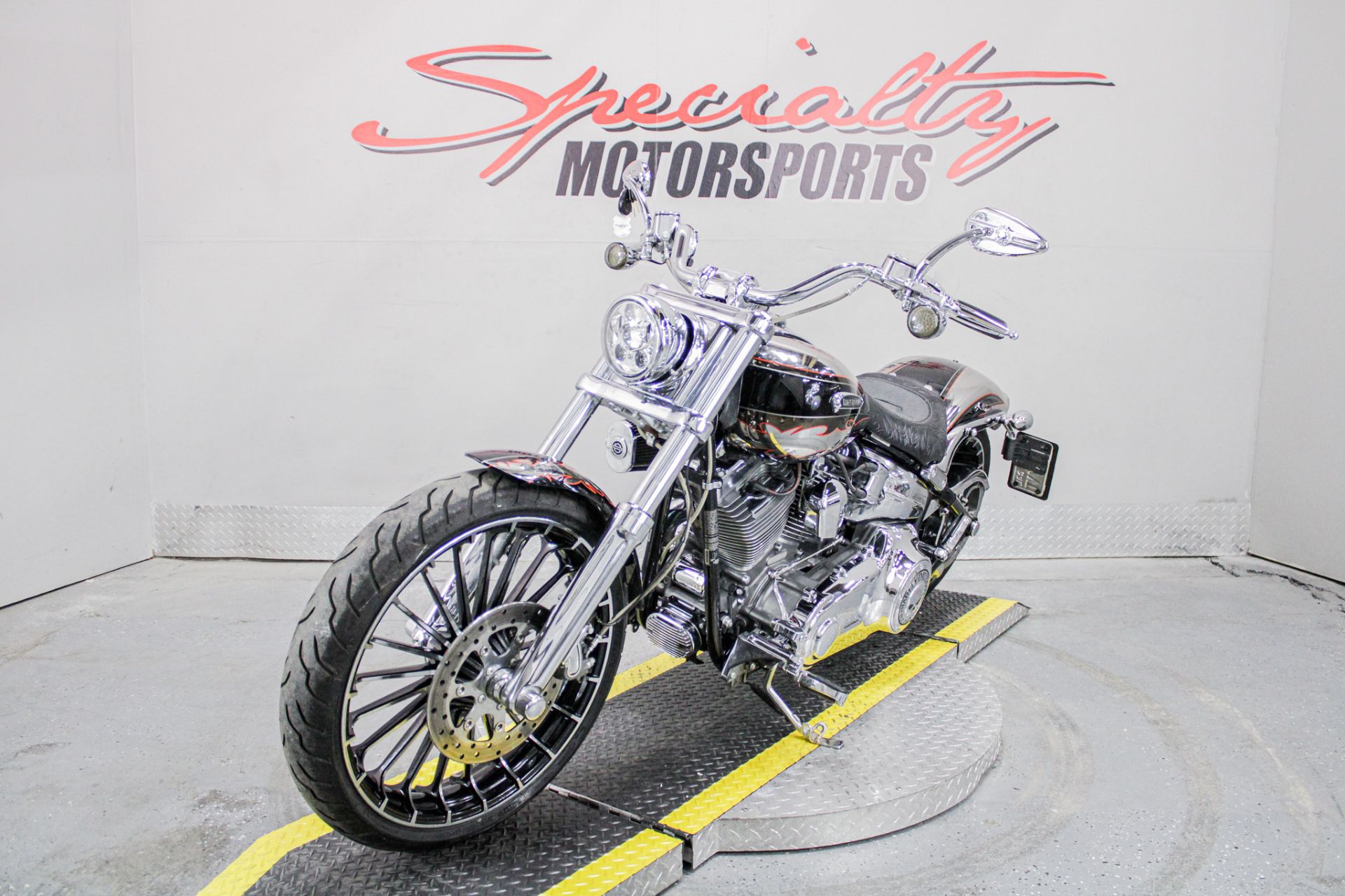 Front Left Side View - Photo 10