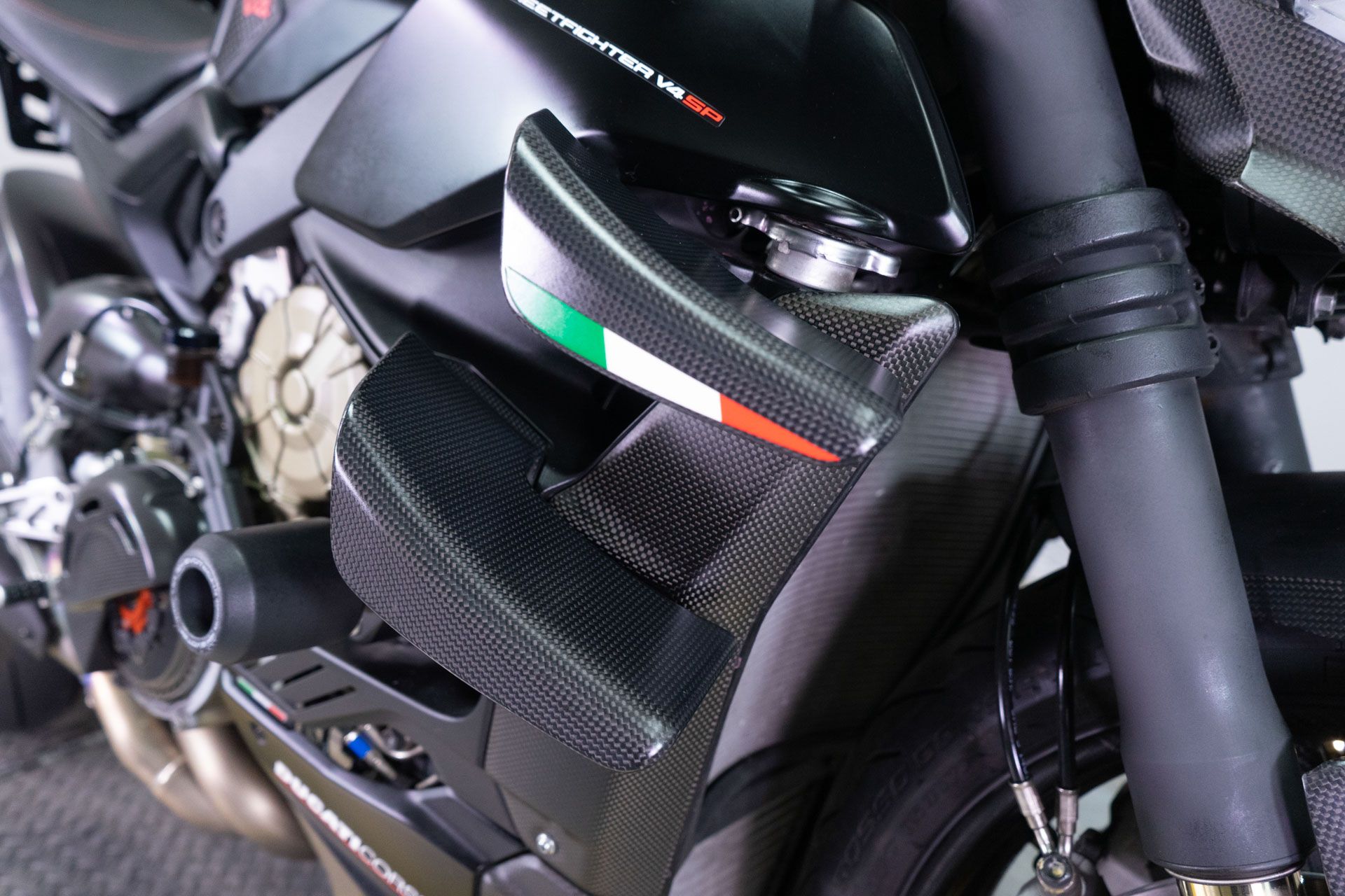 2022 Ducati Streetfighter V4 SP in Sacramento, California - Photo 16