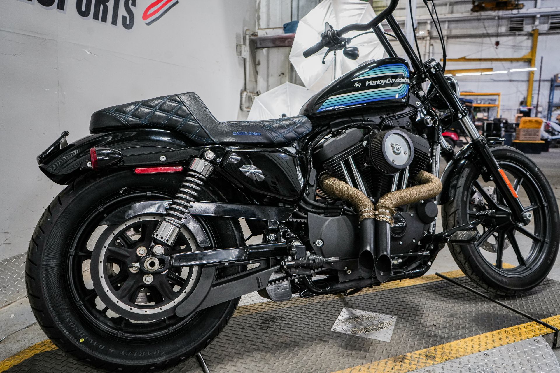 に適合するハーレー スポーツスター アイアン XL883 XL1200 883
