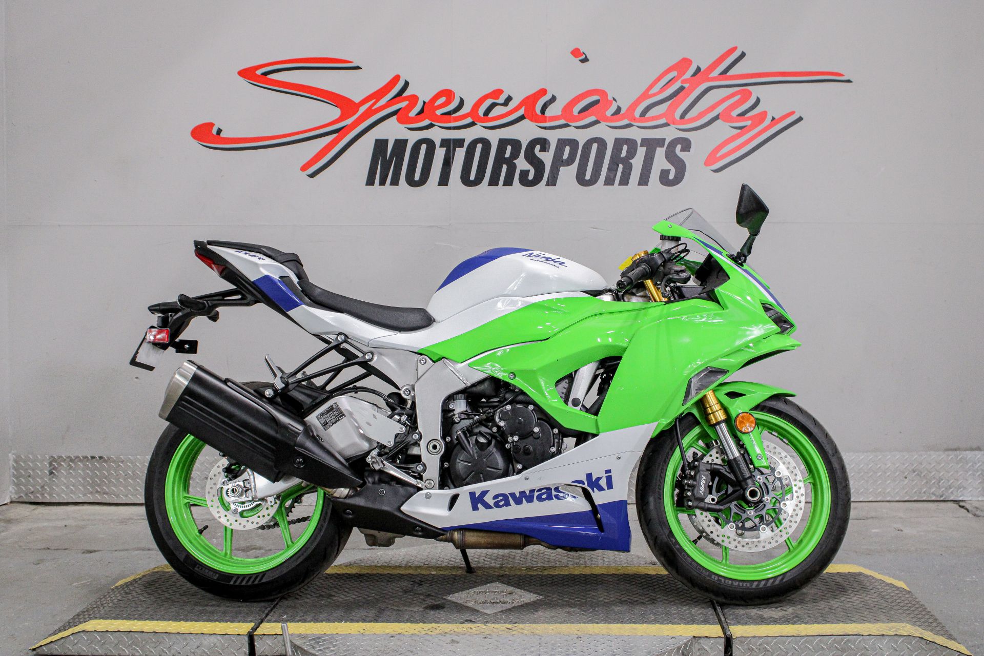 2024 Kawasaki Ninja® ZX™-6R 40th Anniversary Edition ABS