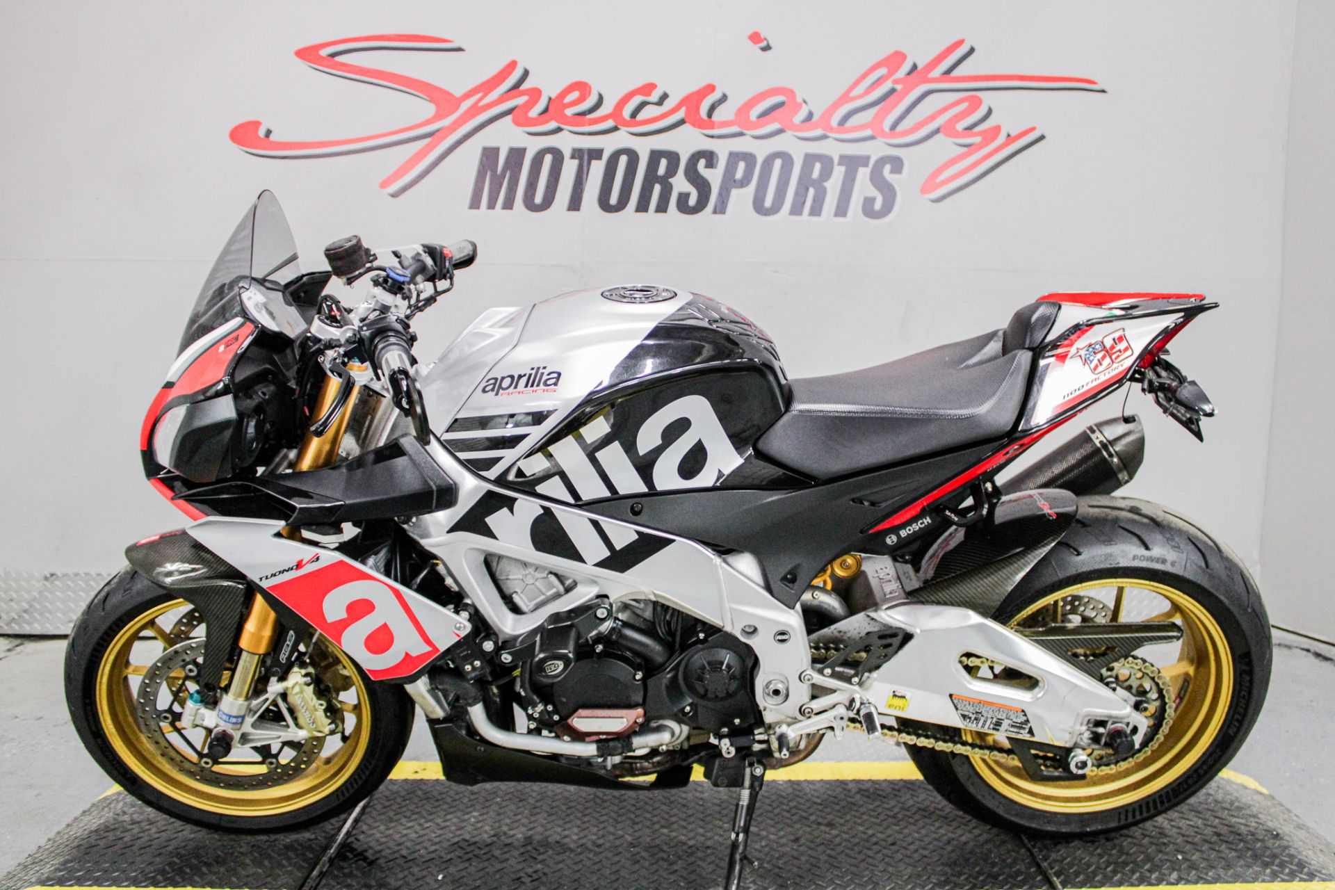 2016 Aprilia Tuono V4 Factory 1100 ABS in Sacramento, California - Photo 8