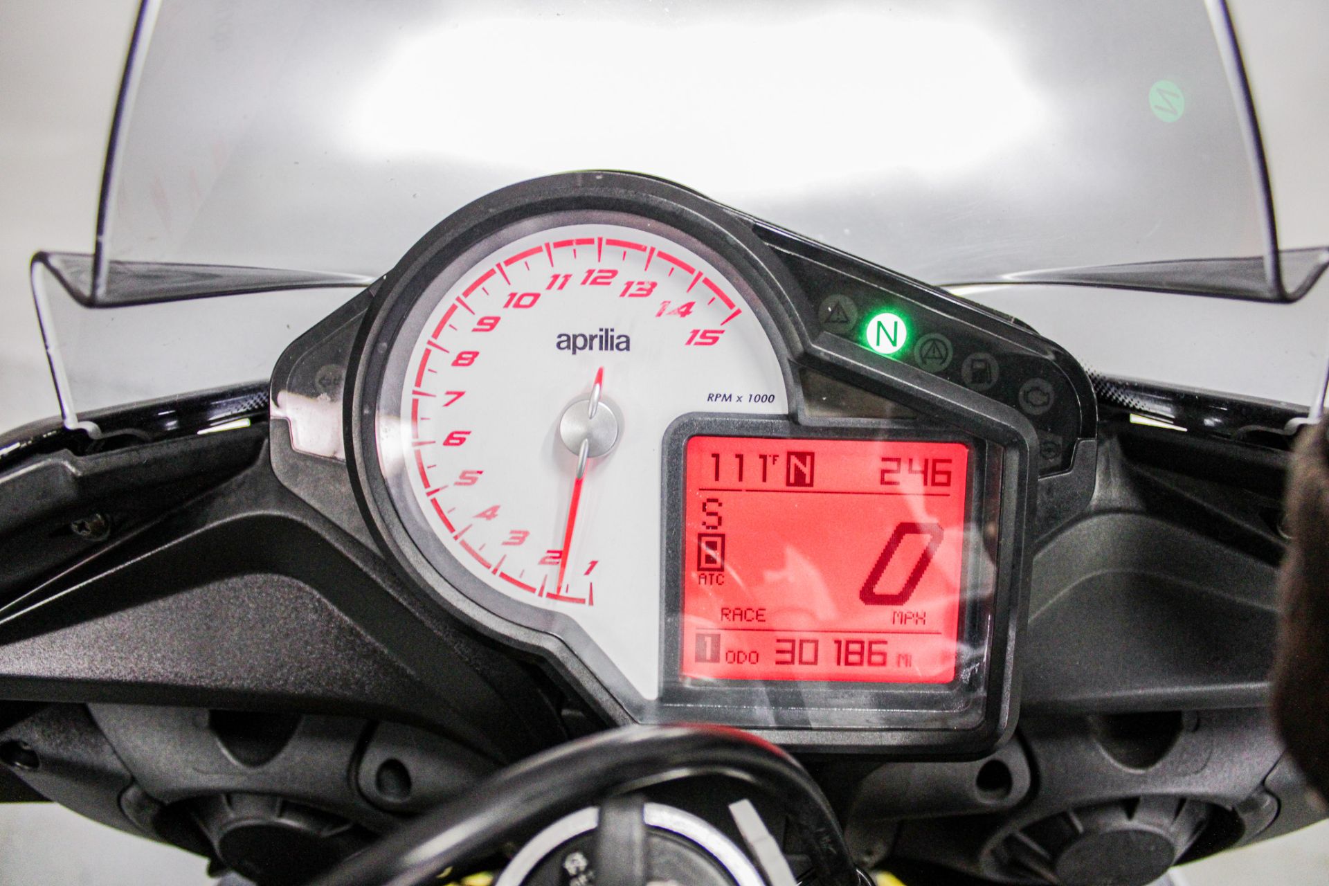 2016 Aprilia Tuono V4 Factory 1100 ABS in Sacramento, California - Photo 18